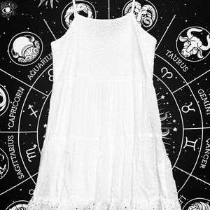 Junior girls white dress 👗